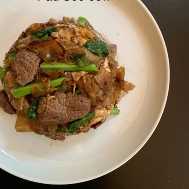 Pad See-Ew Lunch.