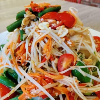Spicy Papaya Salad (Som Tum)